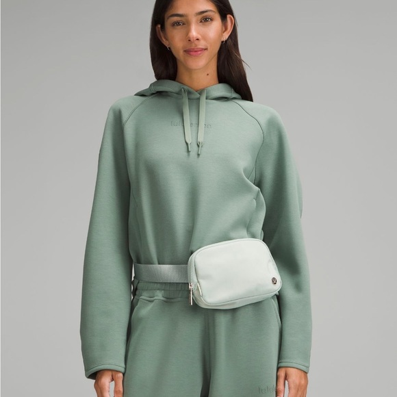 NWT LULULEMON EVERYWHERE BELT BAG 
JADE GREY - Picture 2 of 8